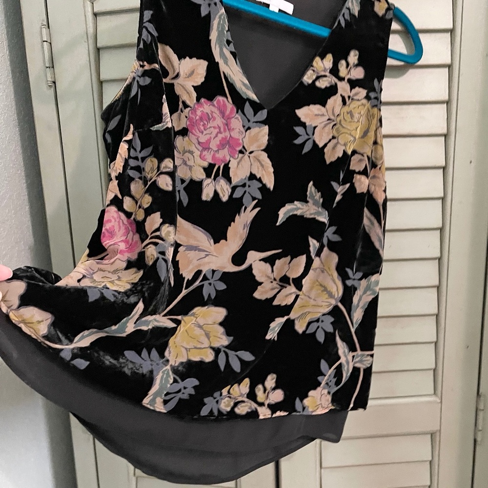 DR2 Top Black Floral Embellished V-Neck Sleeveless Velvet - Size M - Picture 1 of 12